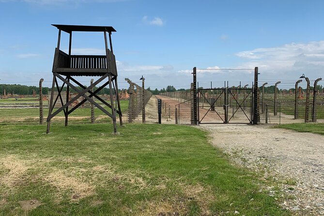 1 Day Trip Auschwitz-Birkenau Memorial and Museum Guided Tour from Krakow - Headphones, Staying Close, and How Not to Miss Key Points