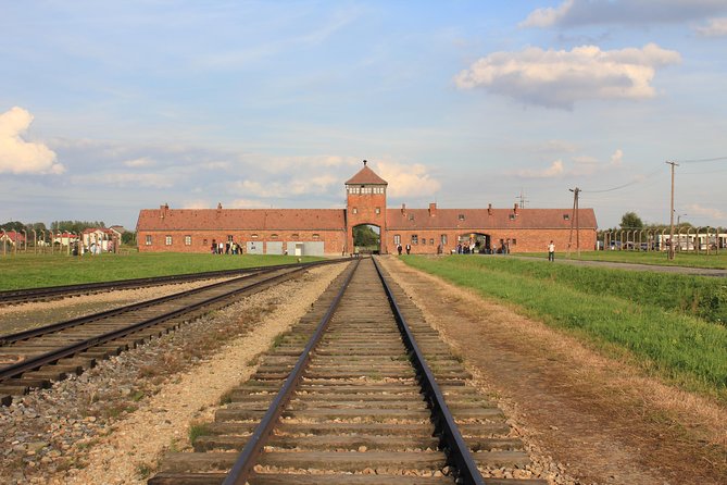 Auschwitz and Birkenau Memorial and Museum Guided Tour from Krakow - What You Get From This Auschwitz-Birkenau Day Trip From Krakow