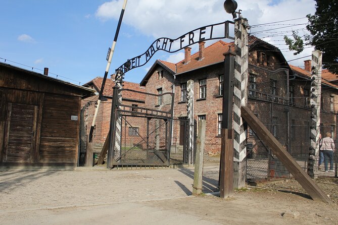 Auschwitz and Birkenau Memorial and Museum Guided Tour from Krakow - Picking the Right Time: Early Departures and the Reality of Timing