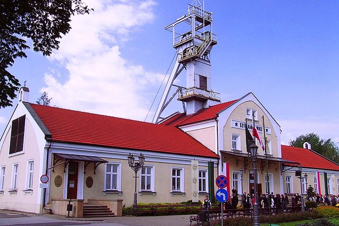 Auschwitz-Birkenau and Salt Mine Full day tour - Auschwitz tips that make the visit easier (and more respectful)