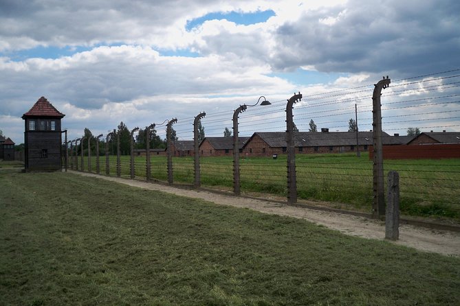 Auschwitz Birkenau Guided Tour - Auschwitz II-Birkenau: The Bigger Site, the Longer Feeling