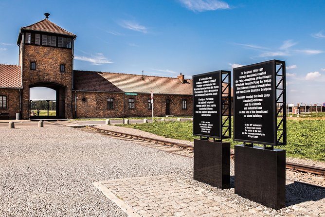 Auschwitz-Birkenau Memorial and Museum Trip from Krakow - The day’s flow: pickup, the film, and first entry
