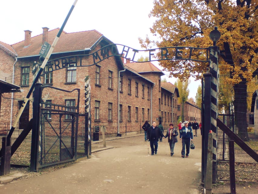 Auschwitz-Birkenau: Memorial Entry Ticket and Guided Tour - Timing and the 210-minute structure: how to avoid feeling rushed