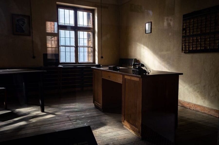 Auschwitz-Birkenau Skip-the-Line Ticket and Guided Tour - Timing Changes, Language Options, and Practical Expectations