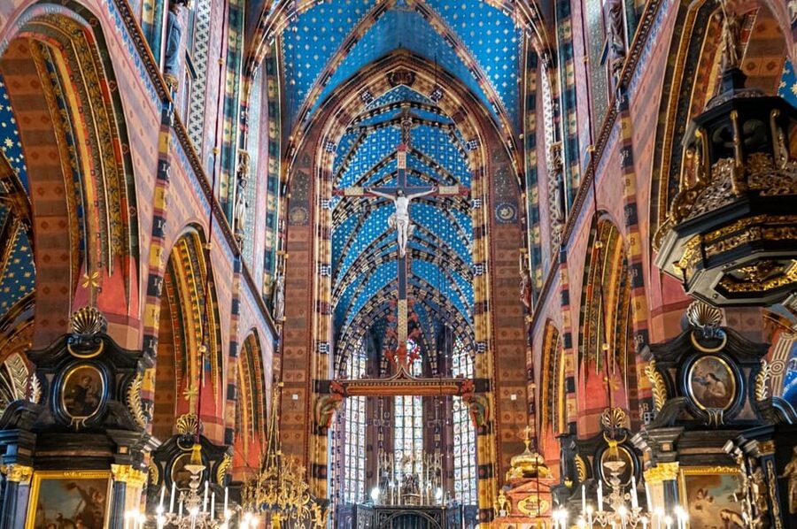 Cracow's Old Town sightseeing & St. Mary's Basilica Visit - Key highlights you’ll feel right away