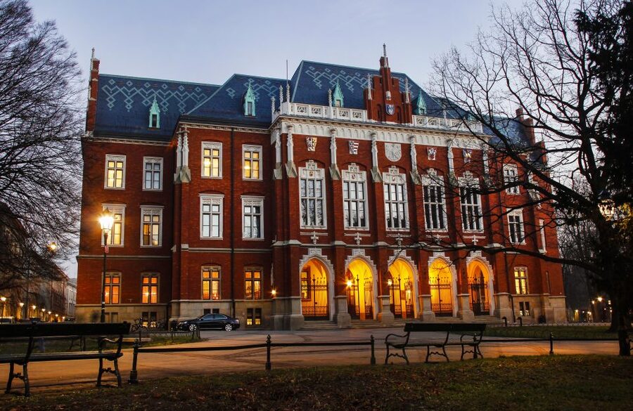 Creepy Krakow: 2-Hour City Walking Tour - Starting Point at Hotel Polski pod Białym Orłem