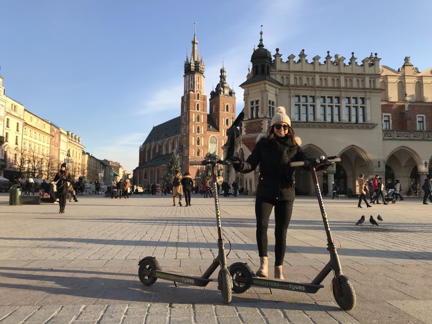 Electric Scooter Tour Krakow - Wawel hill and the Royal Castle: the views justify the scooter