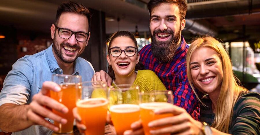 EVERYDAY Krakow Beer Tasting Tour - The First Stop: A Stylish Pub and a 330 ml Popular Beer