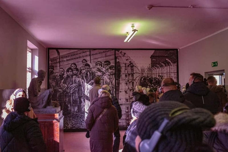 From Krakow: Auschwitz-Birkenau Guided Full-Day Tour - The short break and moving to Auschwitz II-Birkenau