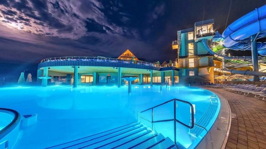 From Krakow: Chochołowskie Thermal Baths Ticket and Transfer - How the small-group format changes the whole experience