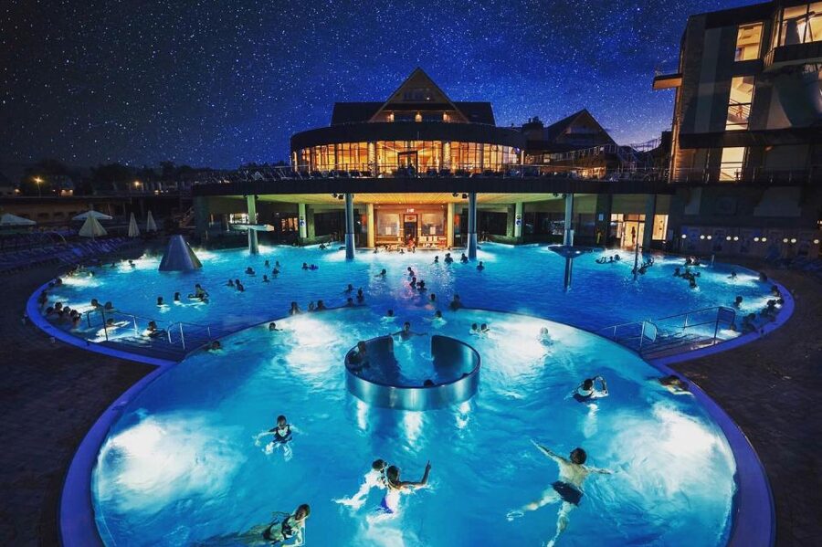 From Krakow: Chochołowskie Thermal Baths Ticket and Transfer - Choosing comfort: what to bring and what to wear