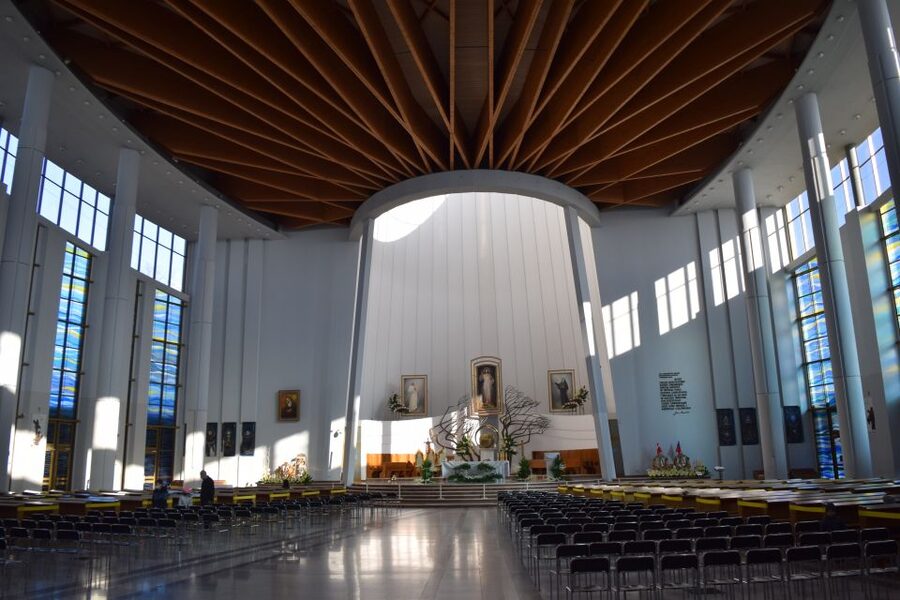 From Krakow: Częstochowa, Black Madonna and Lagiewniki Tour - Chapel time and museum stops, why it is more than an icon photo