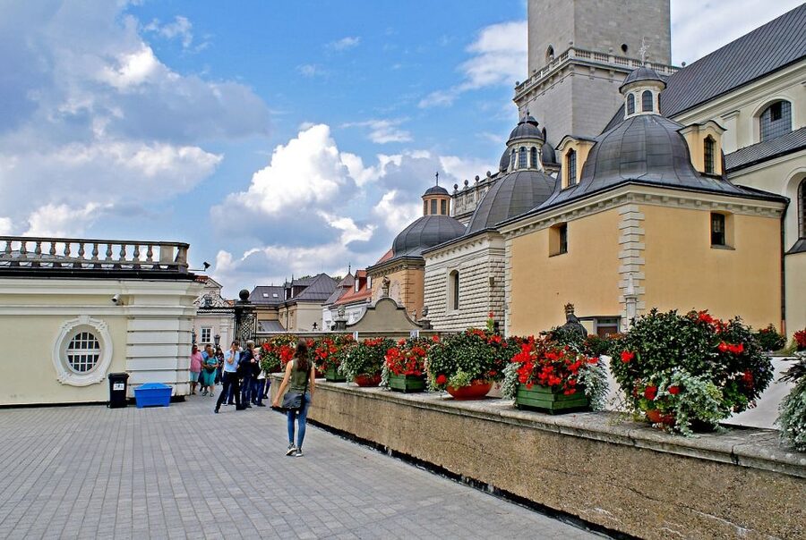 From Krakow: Częstochowa, Black Madonna and Lagiewniki Tour - Transportation and timing: the part that decides whether you’ll like it