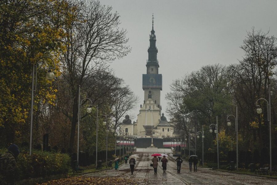 From Krakow: Częstochowa "Black Madonna" Day Tour - Your Break in Town: Częstochowa at a Leisurely Pace