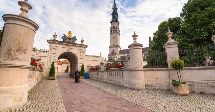 From Kraków: Częstochowa & Łagiewniki Pilgrim Sites Tour - The Real Appeal of This Pilgrim Day Trip From Kraków