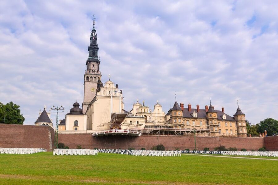 From Kraków: Częstochowa & Łagiewniki Pilgrim Sites Tour - How the 8 Hours Flow, and Why Timing Matters