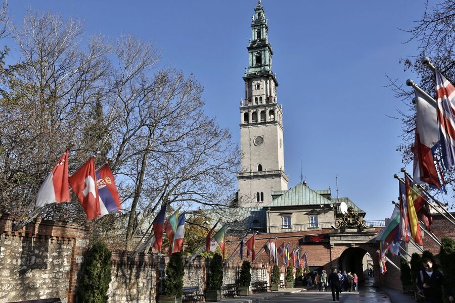 From Krakow: Czestochowa - The Black Madonna - The Trail of the Eagles’ Nests route: why the drive matters