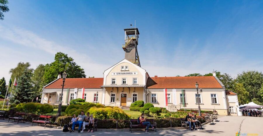 From Krakow: Guided Tour in Wieliczka Salt Mine - From Krakow Pickup to Wieliczka, and Why Those Start Points Matter