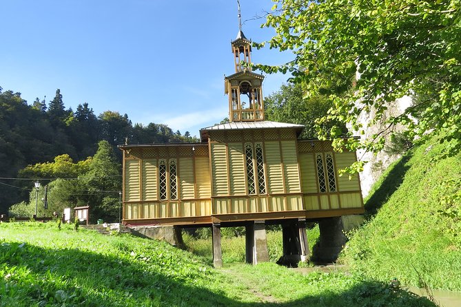 From Krakow: Ojcow National Park and Pieskowa Skala Castle - Small-group pickup and pacing with an English-speaking driver