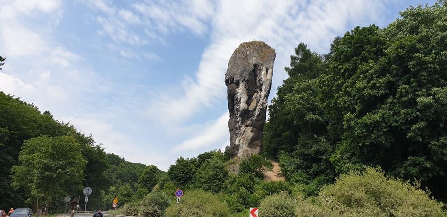 From Krakow: Ojców National Park & Ogrodzieniec Castle Tour - Kaplica na wodzie: a 5-minute stop that pays off