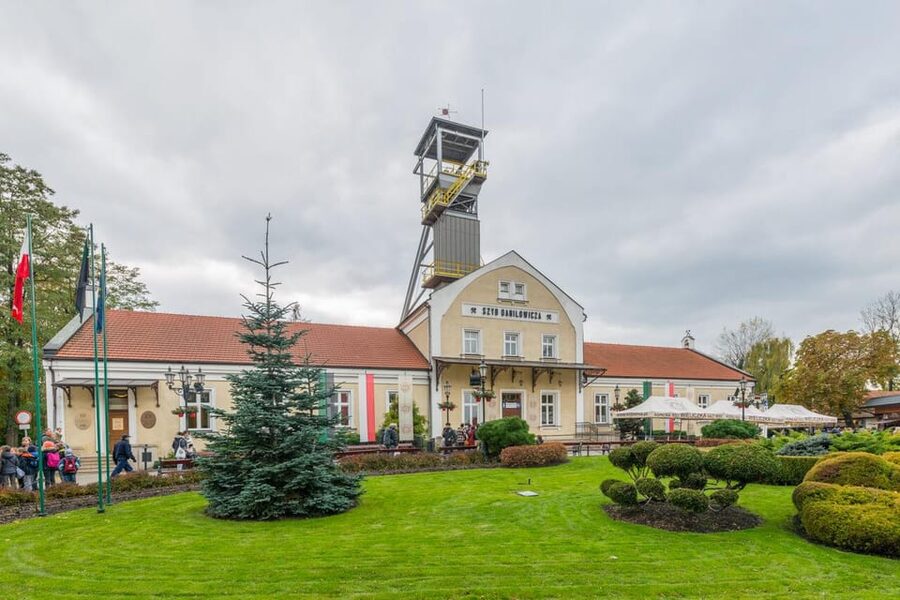 From Krakow: Salt Mine Guided Tour with hotel pick up - Who this tour suits best, and who should reconsider