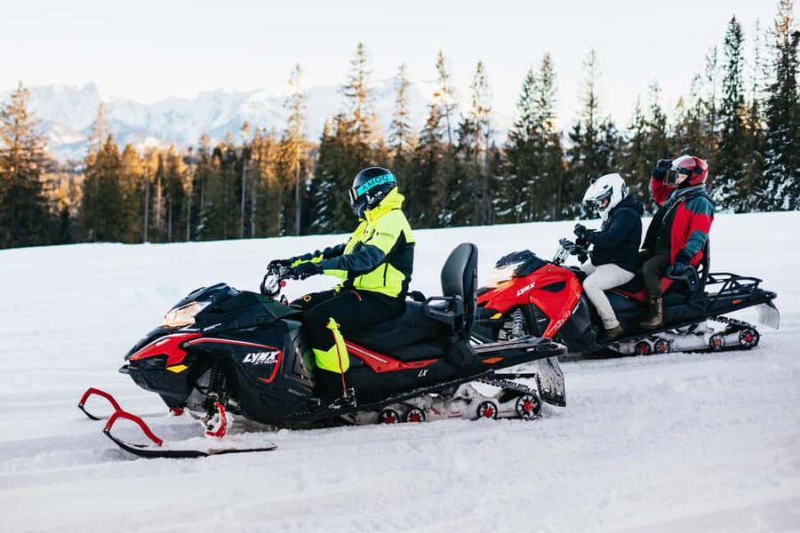 From Krakow: Snowmobile Adventure with Thermal Pools Visit - Chochołów Sightseeing: A Quick Dose of Regional Identity