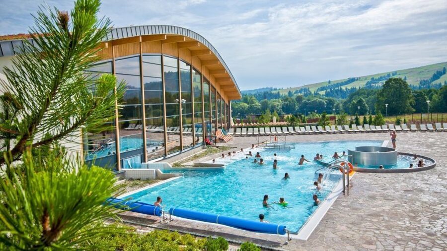 From Kraków; to Białka Thermal Baths private tour - Eating and drinking on site: restaurants, aperitif bar, and a cocktail bar