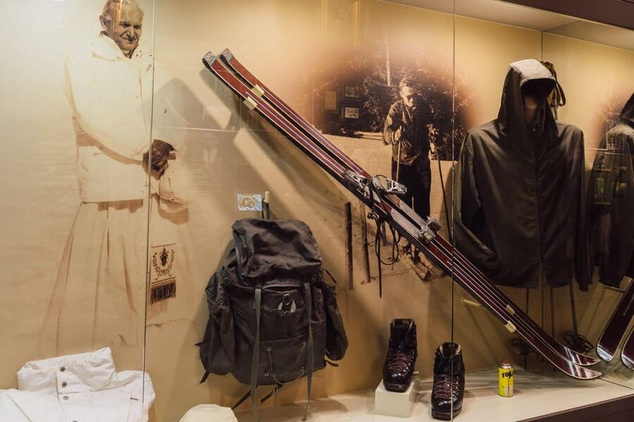From Krakow: Wadowice - Family Home of John Paul II Day Trip - John Paul II Center: Modern Museum Displays and Tangible Connections