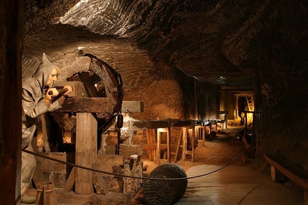 From Kraków: Wieliczka Salt Mine Guided Tour with Transport - Why Wieliczka Feels Like an Underground City, Not a Museum