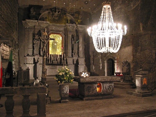 From Kraków: Wieliczka Salt Mine Guided Tour with Transport - The 2 km Tourist Route: What You Actually Walk Through