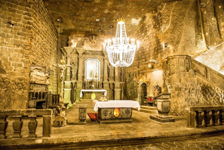 From Krakow: Wieliczka Salt Mine Tour with Guide - Languages and the Guide Experience You Should Expect