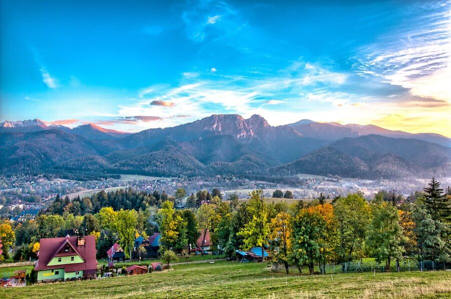 From Krakow: Zakopane Day Trip with Funicular & Food Tasting - Up Gubałówka Mountain by funicular: fast access to Tatra views