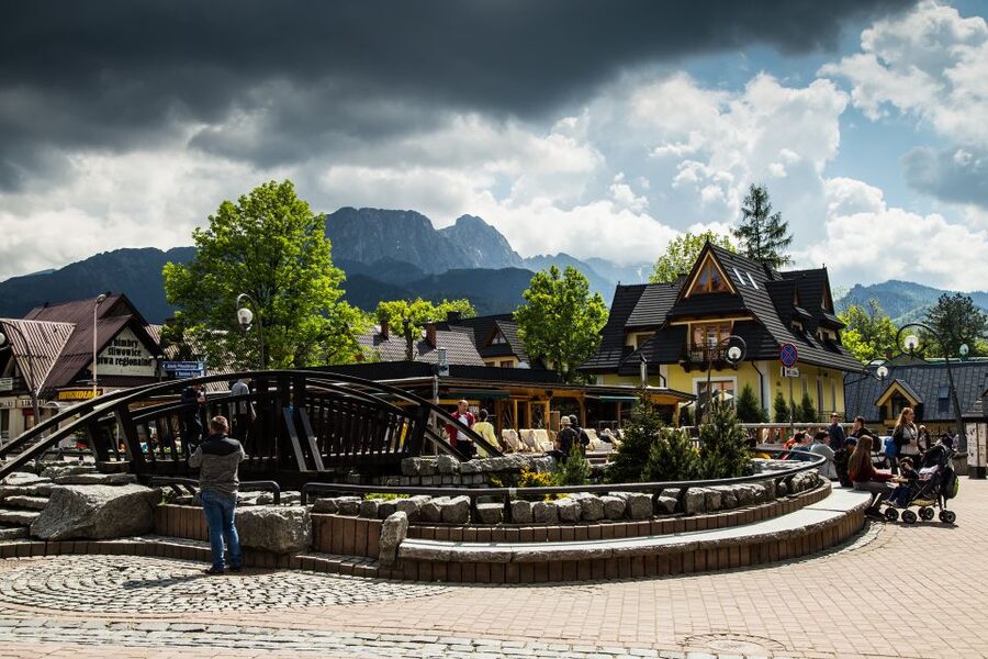 From Krakow: Zakopane Tour with Gubalowka Funicular & Museum - Entering Zakopane: guided town time that adds meaning