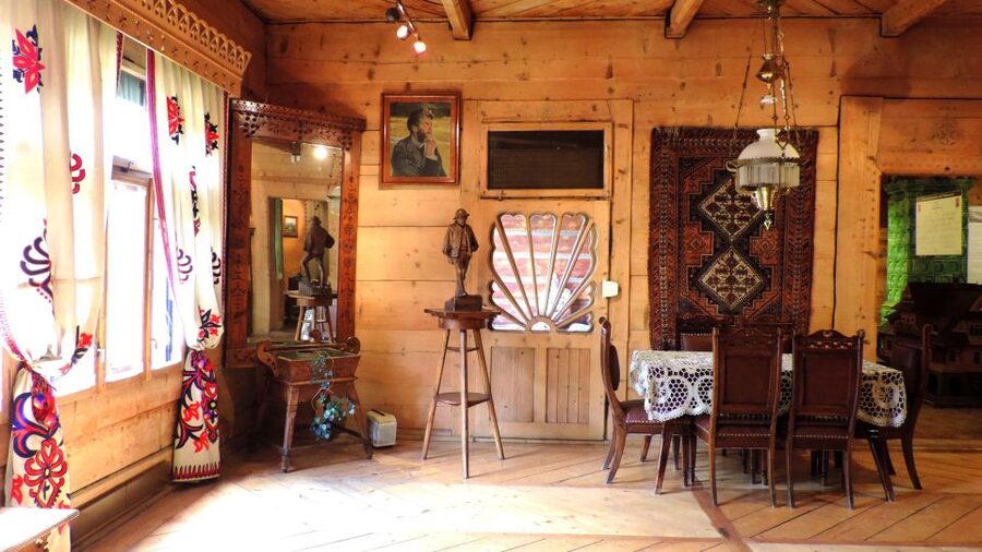 From Krakow: Zakopane Tour with Gubalowka Funicular & Museum - Free time, shopping, and the regional market in Zakopane