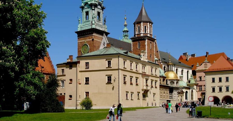 Guided Tour of the Wawel Castle & Cathedral in Cracow - The tower stop and Sigismund Bell, plus what to do with your hands