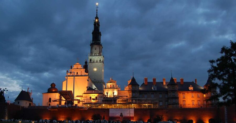 Half-Day Czestochowa Black Madonna Tour from Krakow - Jasna Góra and the Black Madonna, the real reason this hilltop matters