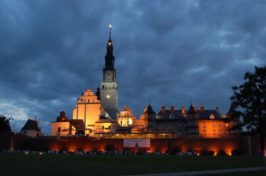 Half-Day Czestochowa Black Madonna Tour from Krakow - Entering the monastery complex, what your time inside actually feels like