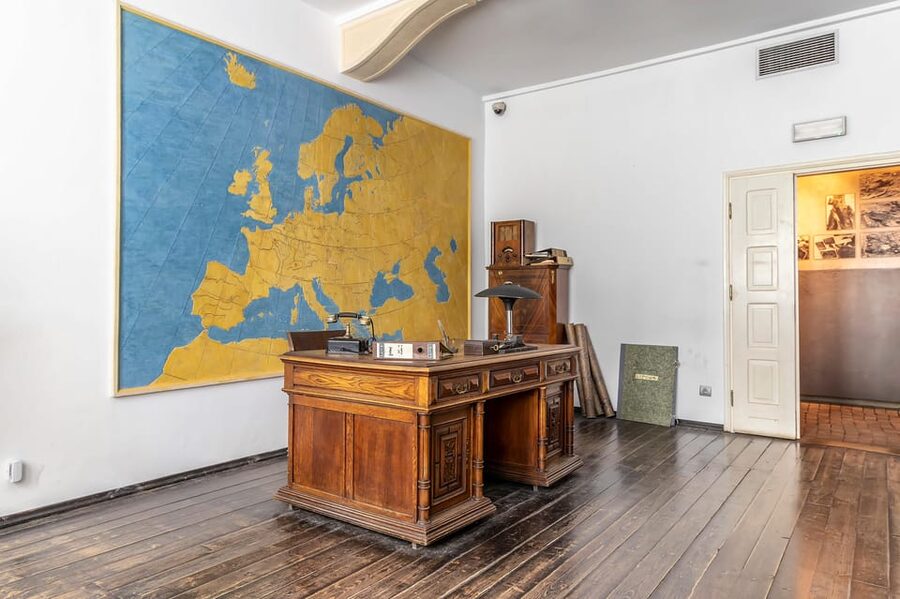 Kazimierz Jewish Quarter Tour & Schindler's Factory Guided - Where Kazimierz tells its story, not just what to see