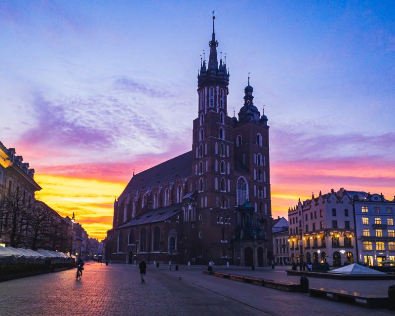 Krakauer old town tour - The Royal Route stops: Wawel, St. Mary’s Basilica, and the main market