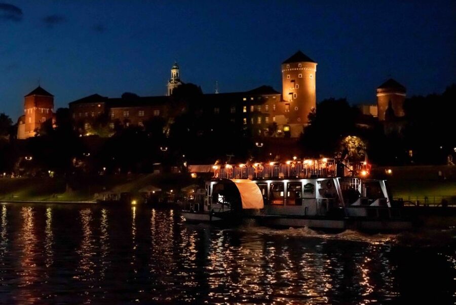 Krakow: 1-Hour Evening Vistula River Cruise - Audio Guide Reality: How to Get the Most From Speakers