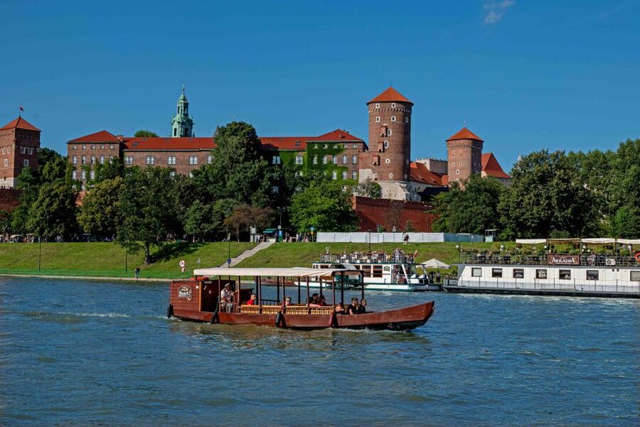 Krakow: 1-Hour Evening Vistula River Cruise - Photo Tips for a 1-Hour Night Cruise (Without Overthinking It)
