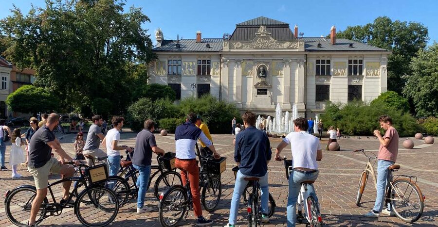 Krakow: 2h Kazimierz (Jewish Quarter) Bike Tour - Pre-war Krakow and the about 70,000 Jews detail