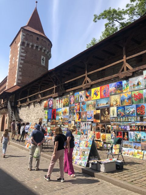 Krakow: 3-Hour Guided Secret Foodies Tour - Jewish Quarter stories, synagogues, and a honey vodka shot
