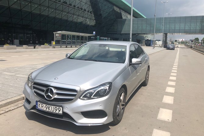 Krakow Airport - Krakow City Private Transfer - From Plane to Krakow in 30 to 40 Minutes