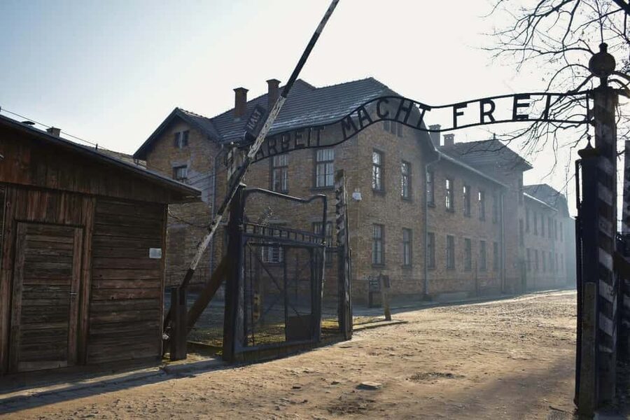Krakow: Auschwitz-Birkenau Day Trip with Tour Leader - Why an Auschwitz-Birkenau day trip from Krakow feels different