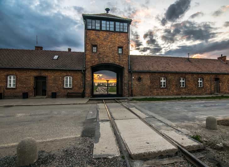 Krakow: Auschwitz-Birkenau Guided Tour with Pickup & Lunch - Key Things That Make This Tour Worth Your Time