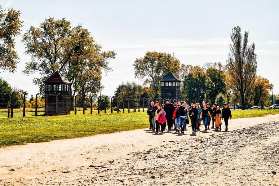 Krakow: Auschwitz-Birkenau Live Guided Tour & Hotel Pickup - Quick hits before you go