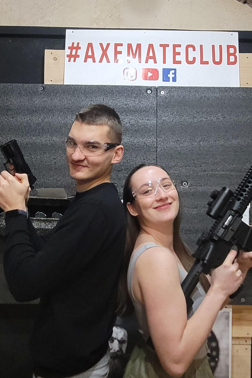 Krakow: Axe Mate Club Shooting Range Entry Ticket - Rifle time: the Crosman M4/M16-style air gun with collimator sight
