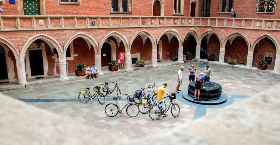 Krakow: Bike Tour of Old Town, Jewish Quarter and the Ghetto - Sławkowska 11 meeting point, then fast orientation on two wheels