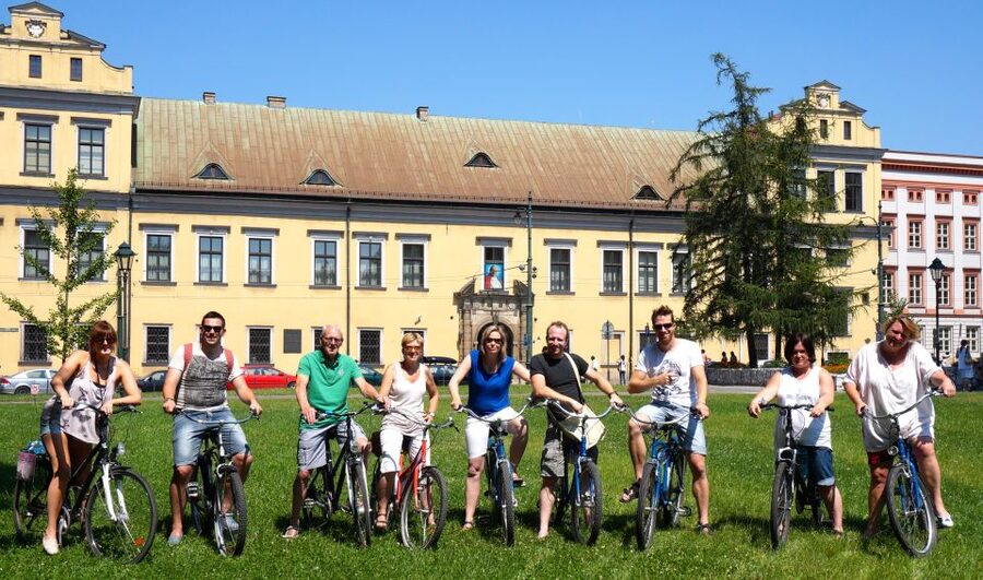 Krakow: Bike Tour of the Old Town, Kazimierz, and the Ghetto - Who this tour fits best, and who might be happier elsewhere